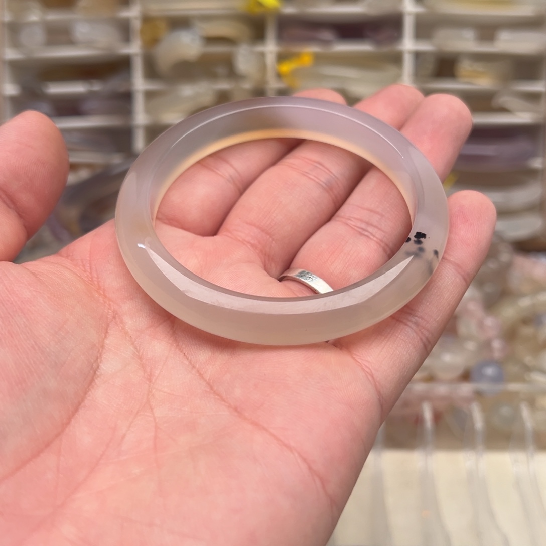 玛瑙/玉髓未镶嵌手镯60.8圈口出单号运费10不退