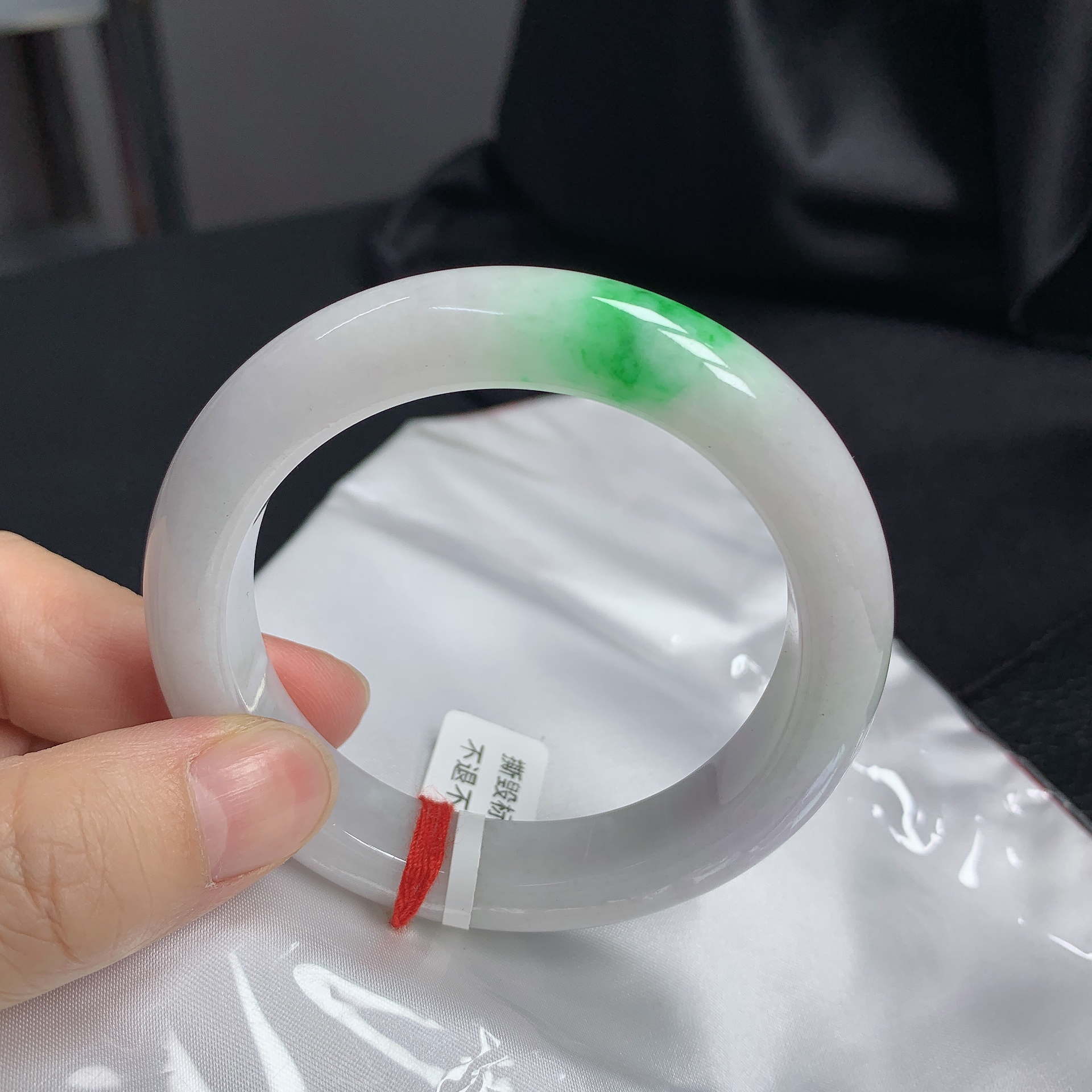 56阳绿正圈缅甸天然翡翠A货手镯少女时尚百搭妈妈平安玉镯有微纹