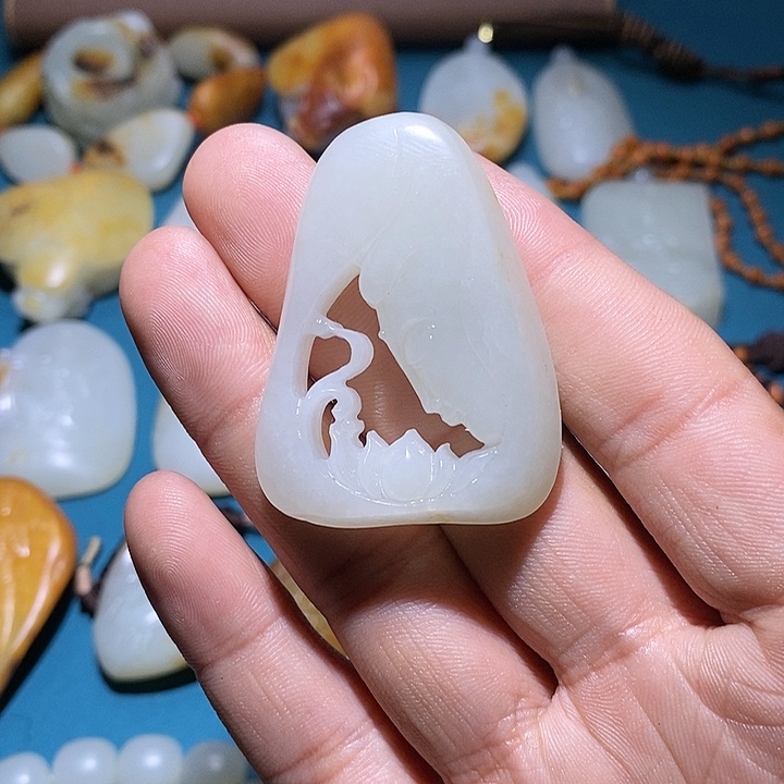 和田玉颈饰未镶嵌