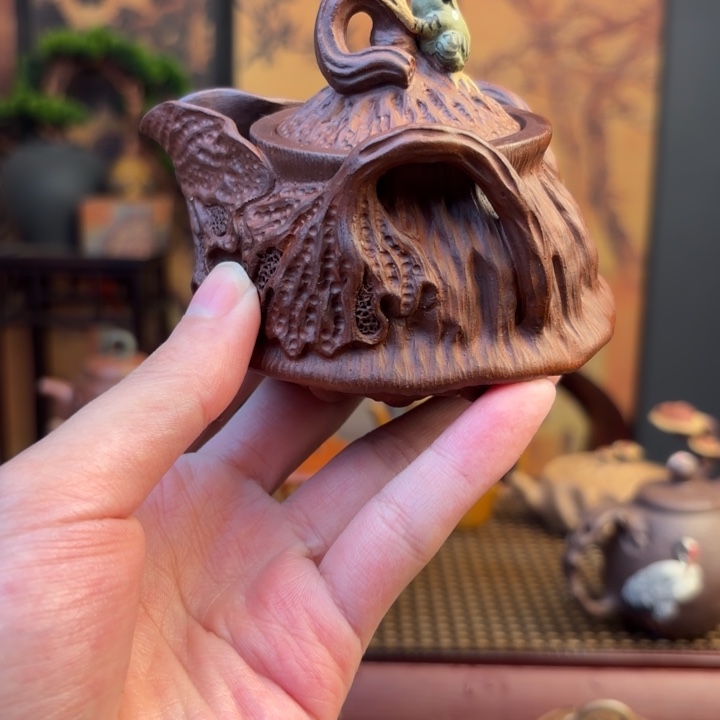 那是他给我们买衣服买鞋子