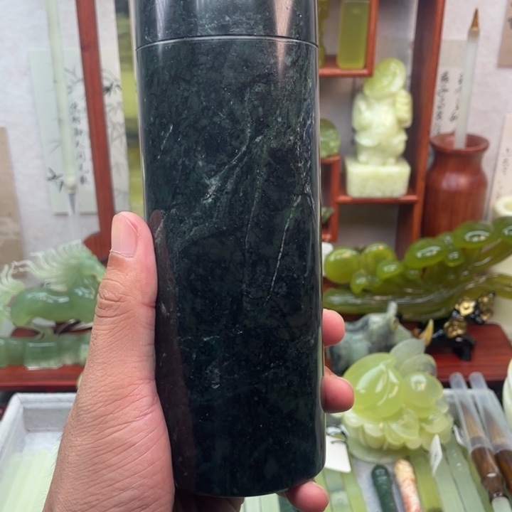 未镶嵌蛇纹石玉四大名玉杯子
