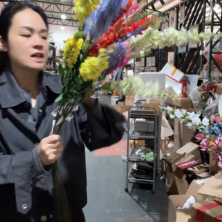 陶瓷花瓶，仿真绿植。9