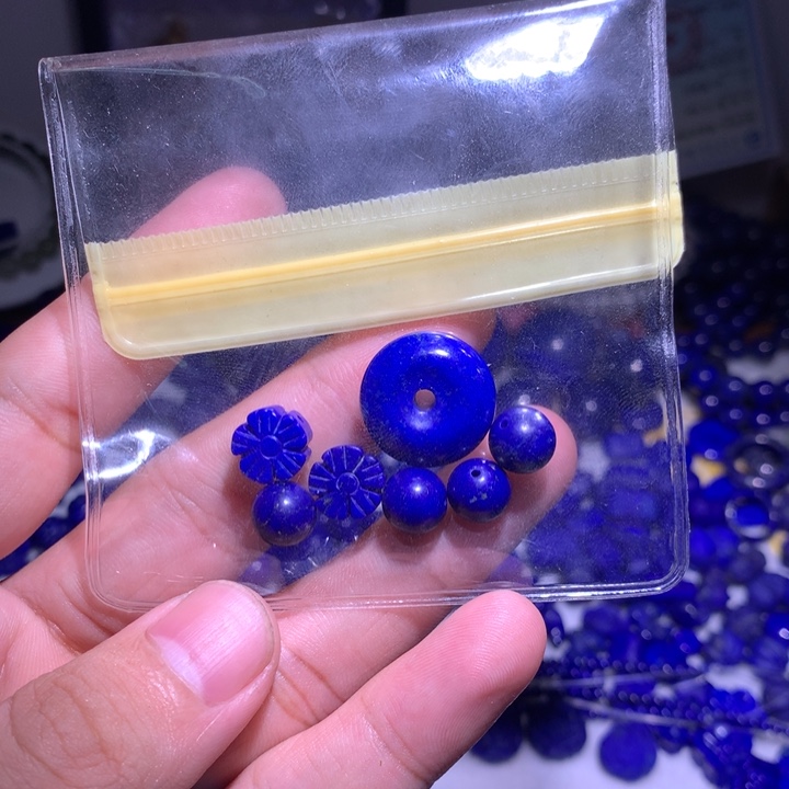 大***姐青金石未镶嵌平安扣