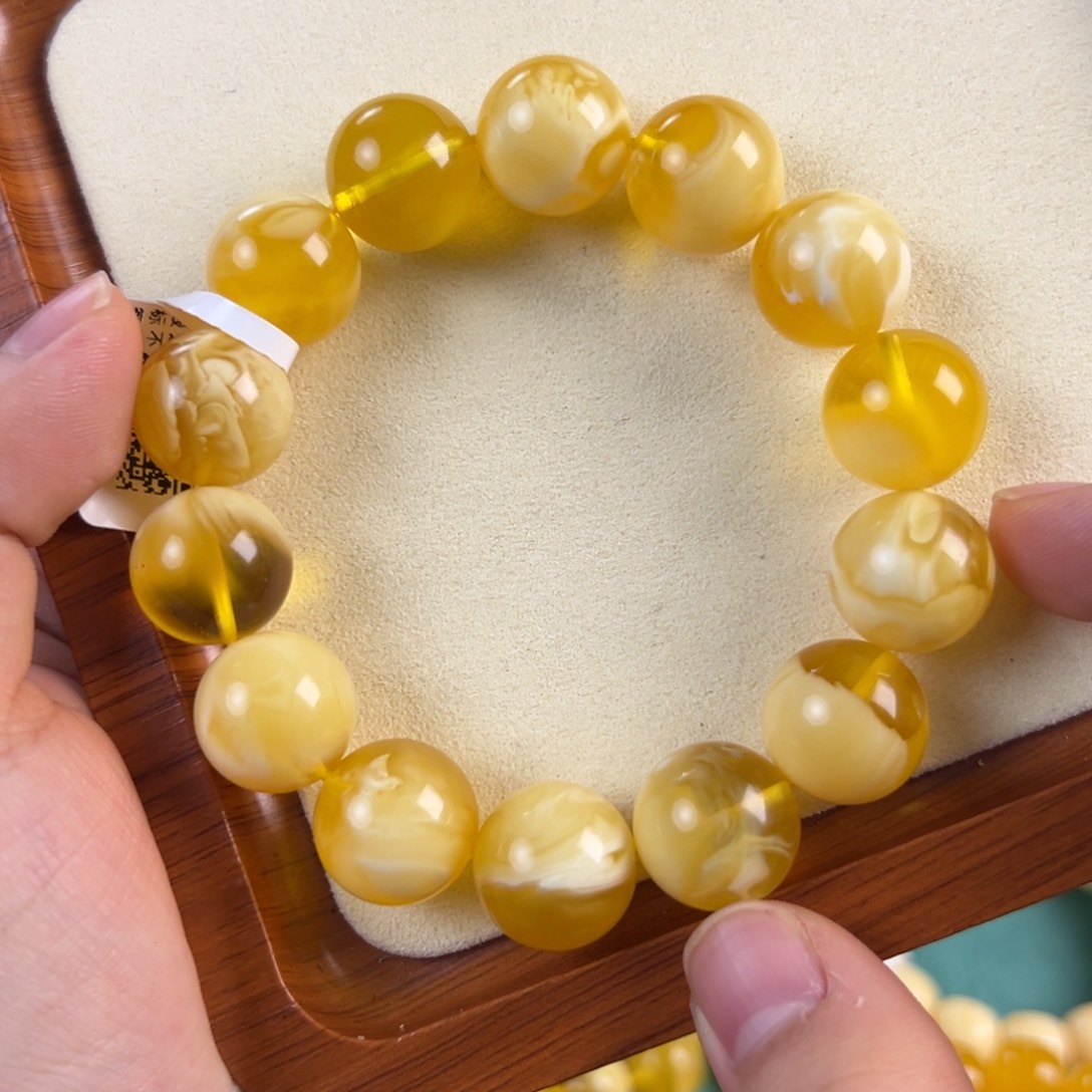 琥珀未镶嵌手链31.65g金白15mm hh