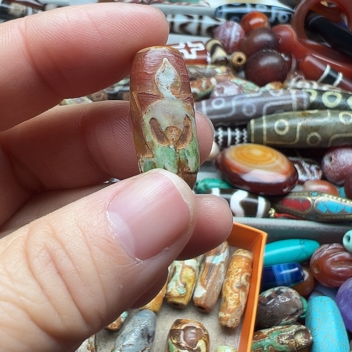 杰***尼玛瑙/玉髓未镶嵌颈饰