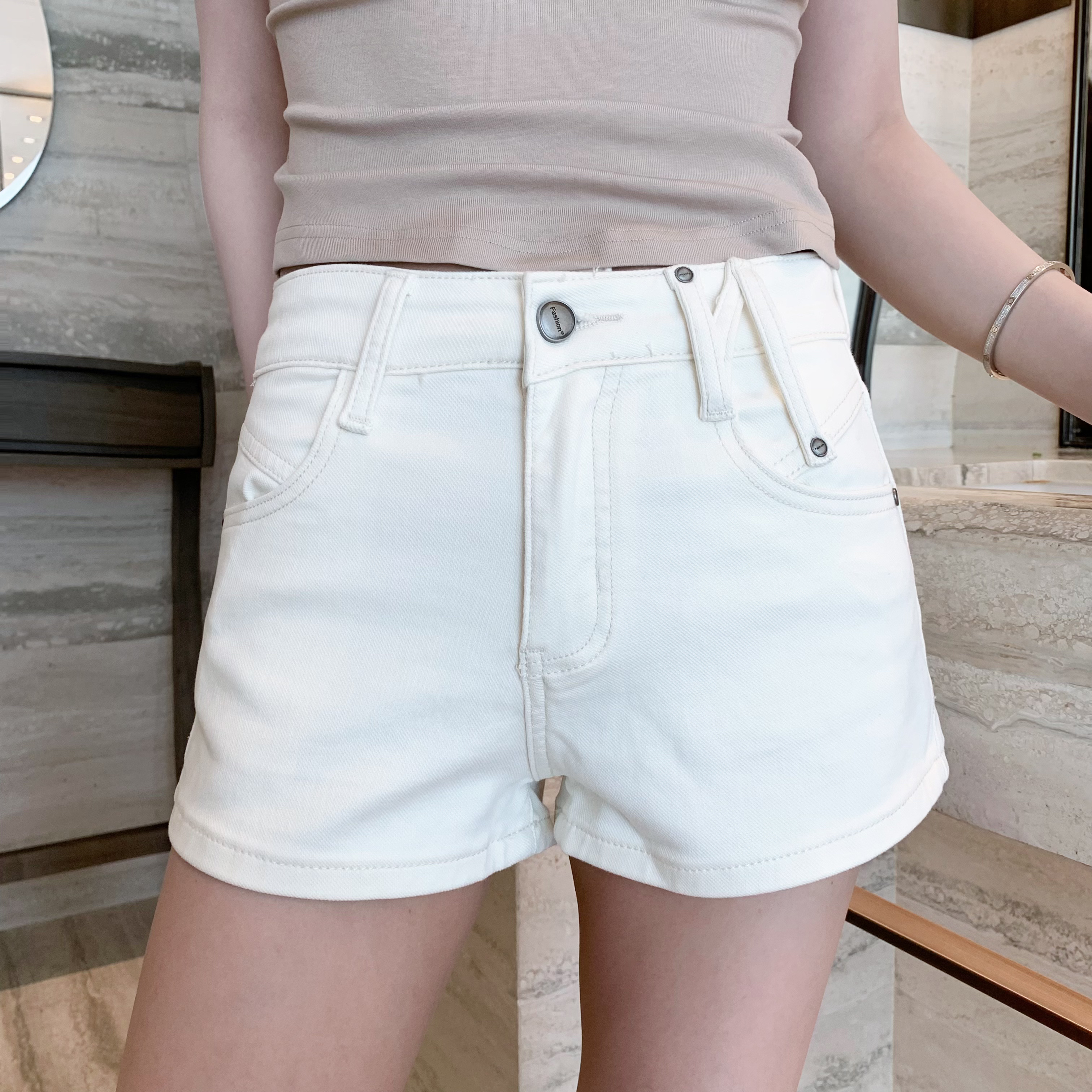 FAY【可盐可甜】辣妹口袋简约设计修身牛仔裤短裤