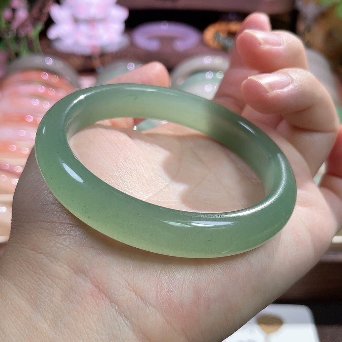 未镶嵌手镯石英质玉