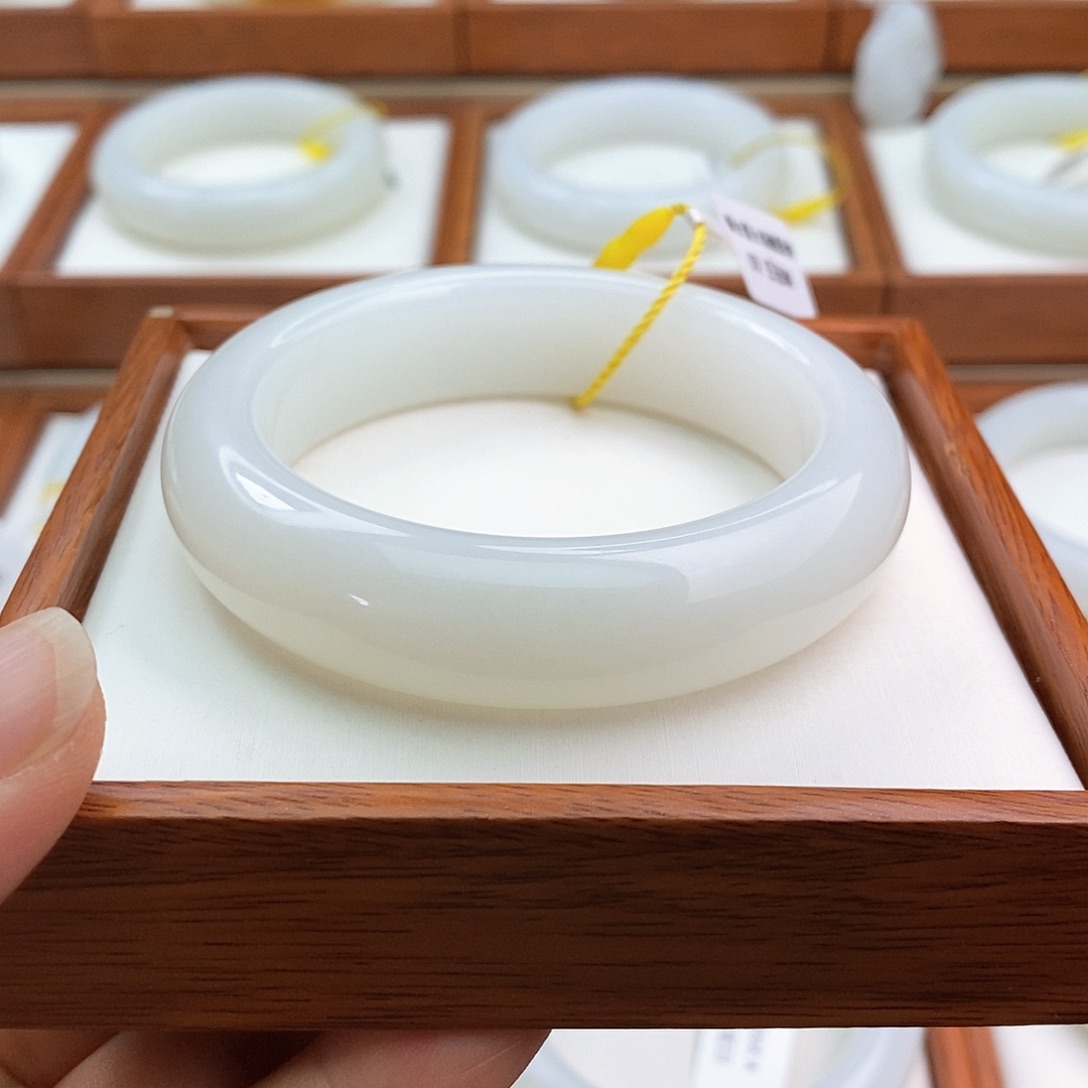 和田玉（白玉）手镯未镶嵌