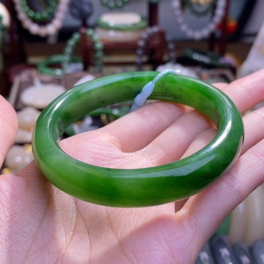 和田玉碧玉手镯53.8圈口未镶嵌