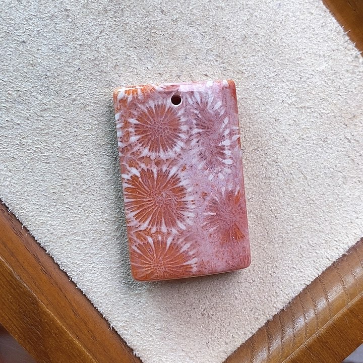 硅化玉颈饰未镶嵌