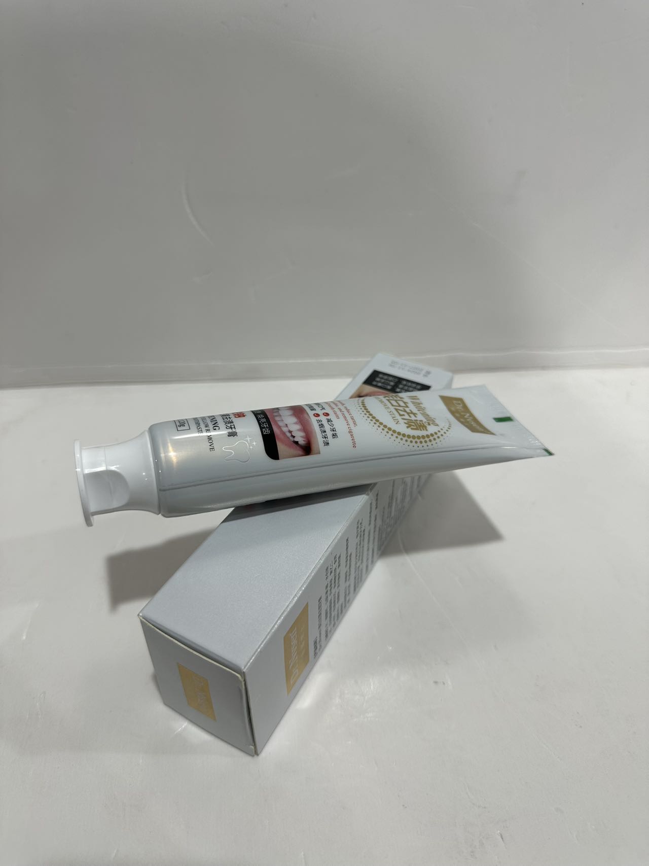 （新疆包邮）美白清新去渍牙膏