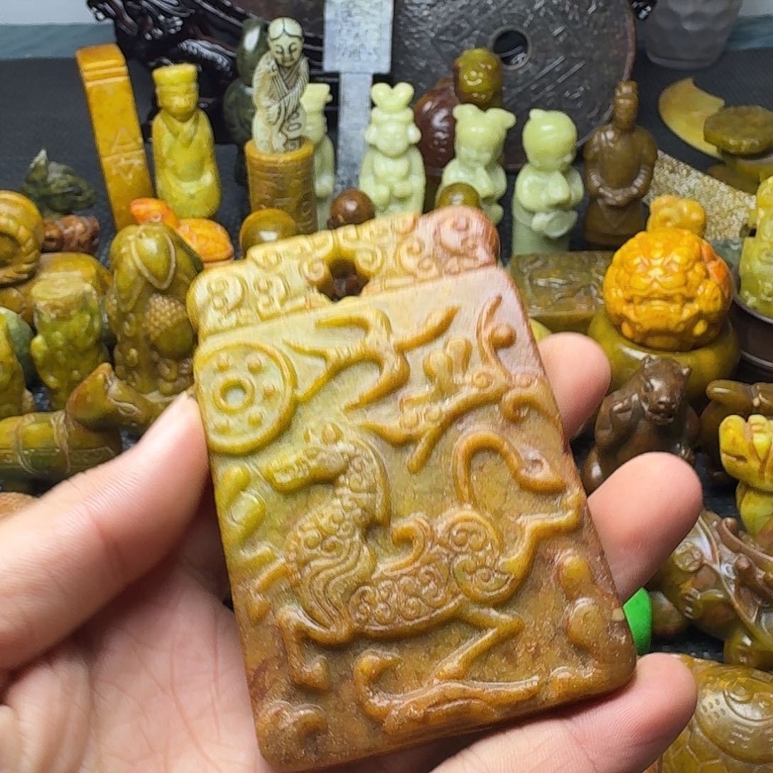 白玉菩提吊坠。。。