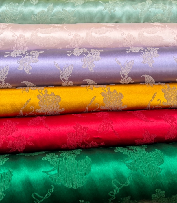 真丝冠乐皱面料 1.4米门幅 高定桑蚕丝面料