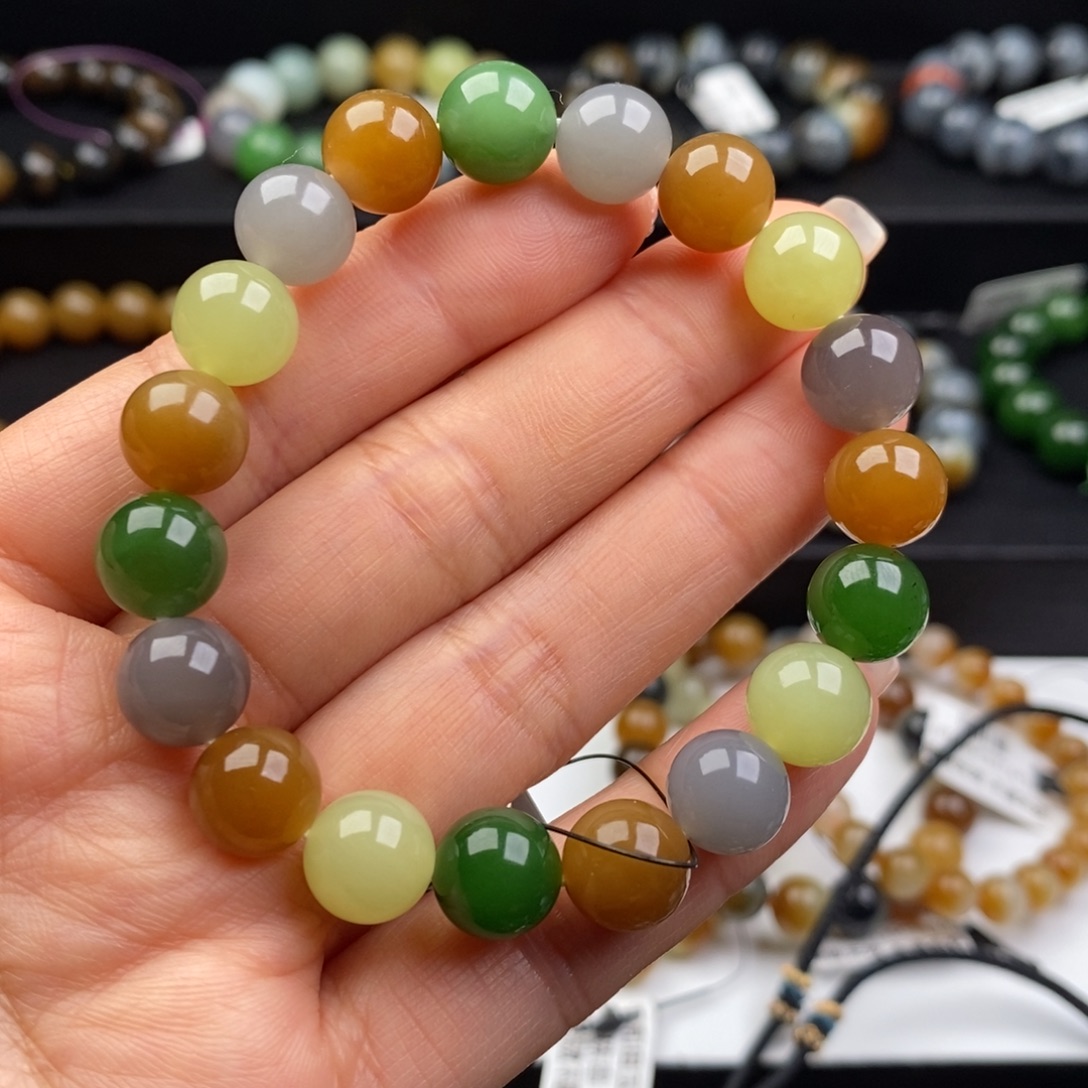 流***年和田玉未镶嵌手串