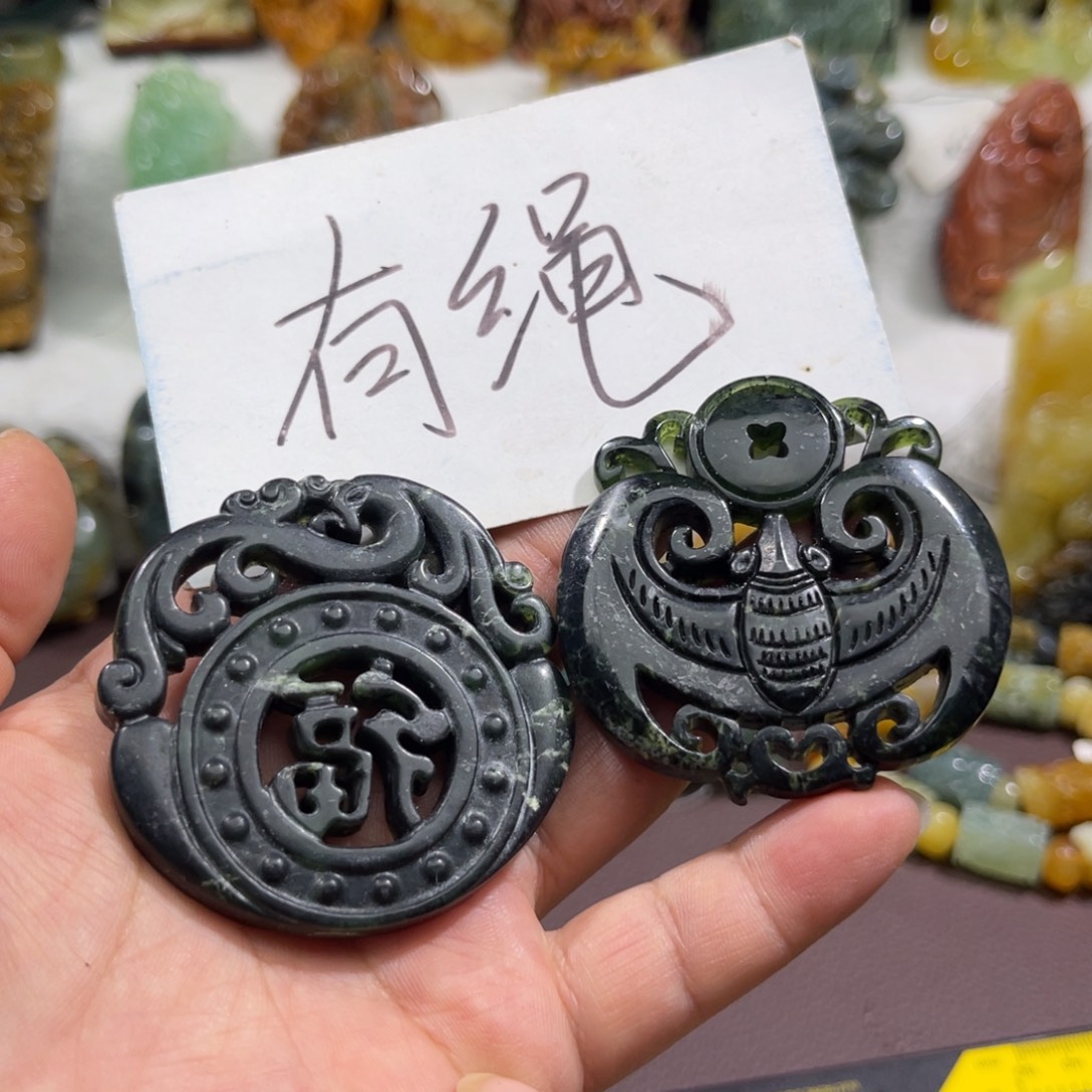 未镶嵌蛇纹石玉颈饰