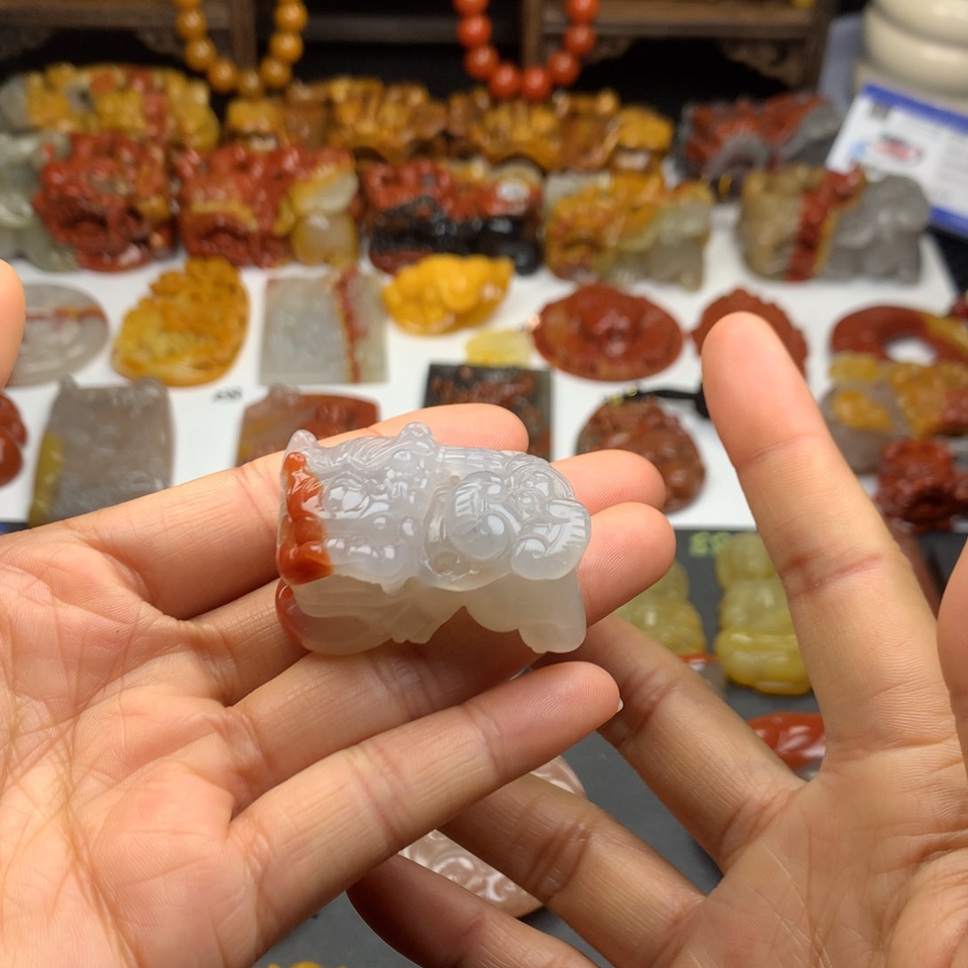 石英质玉（黄龙玉）挂件未镶嵌