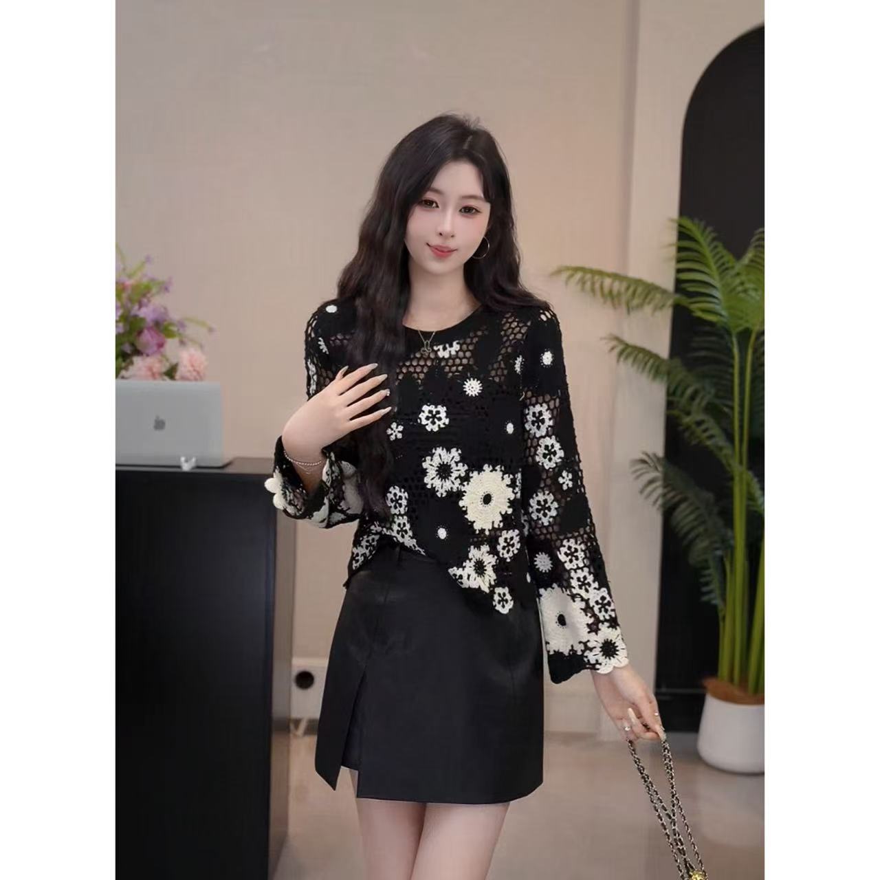 YUANLIANSU/圆脸酥【拾光炎序】法式设计感镂空圆领针织衫女装秋季