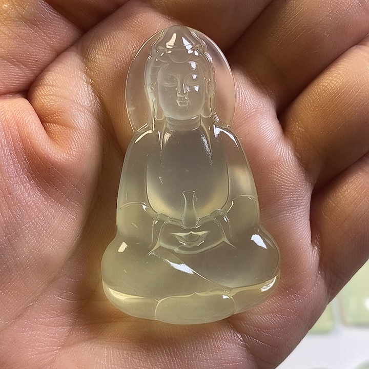 y***y蛇纹石玉未镶嵌颈饰