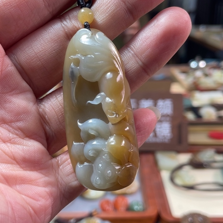 颈饰未镶嵌和田玉