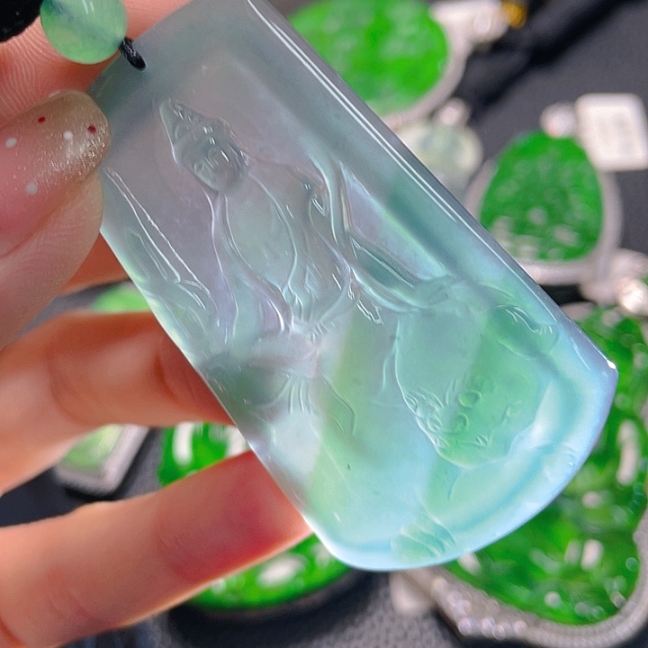 翡翠颈饰未镶嵌75，