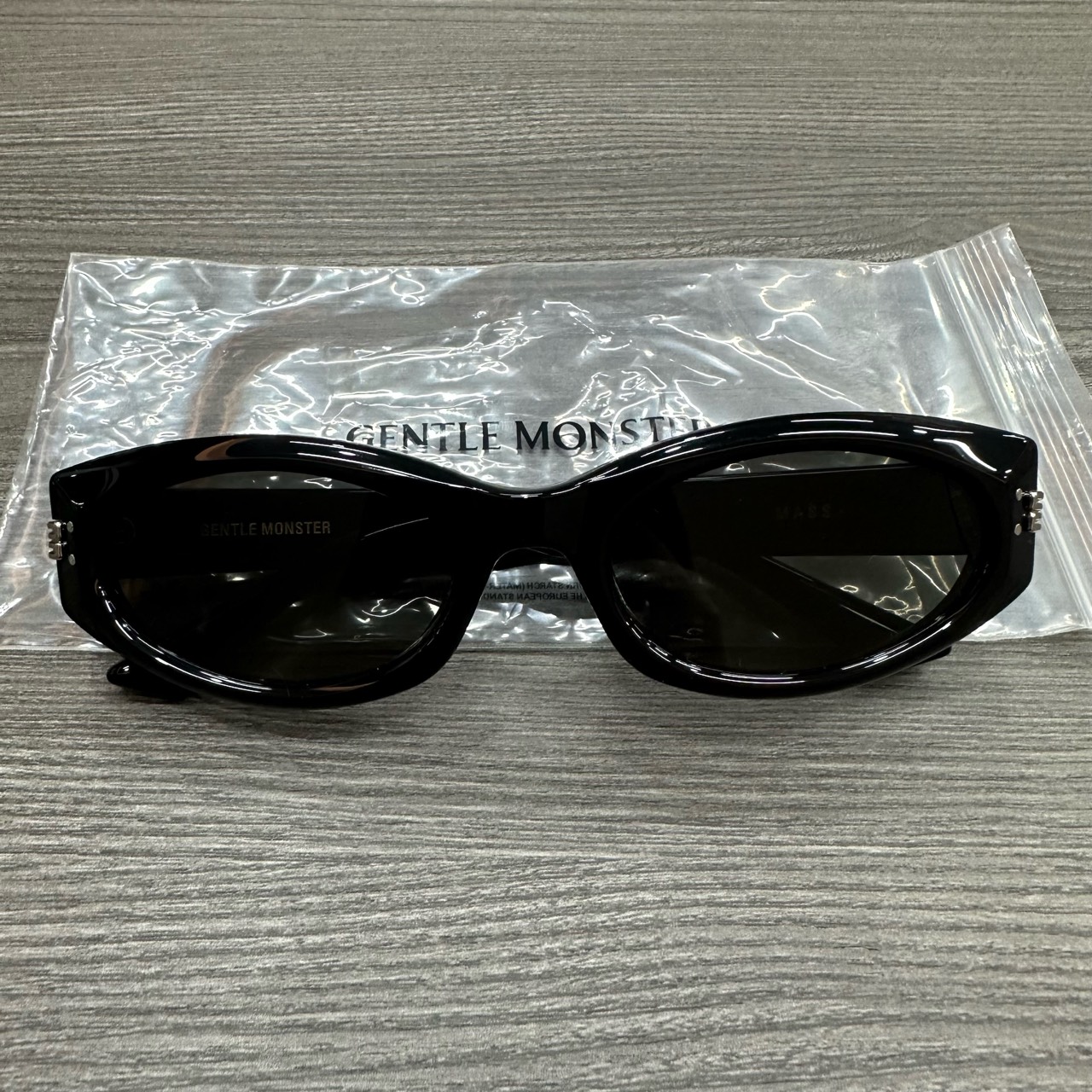 119 gentle monster mass 系列 黑色 墨镜 全新 带盒 手提袋