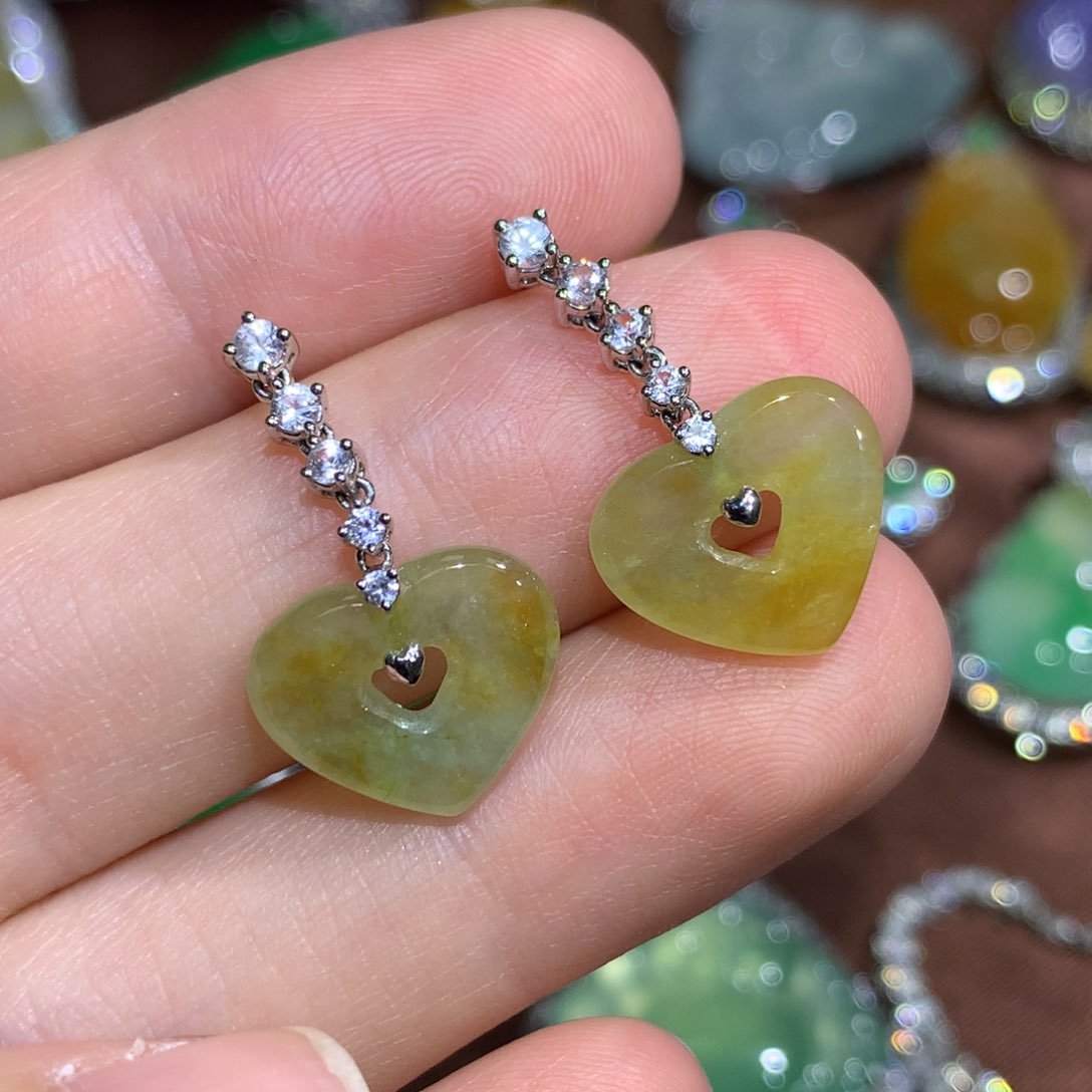 翡翠耳饰18K金镶嵌爱心