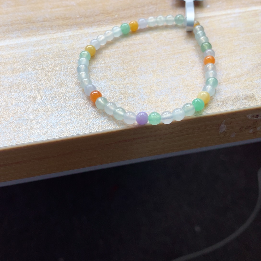 翡翠颈饰未镶嵌吊坠