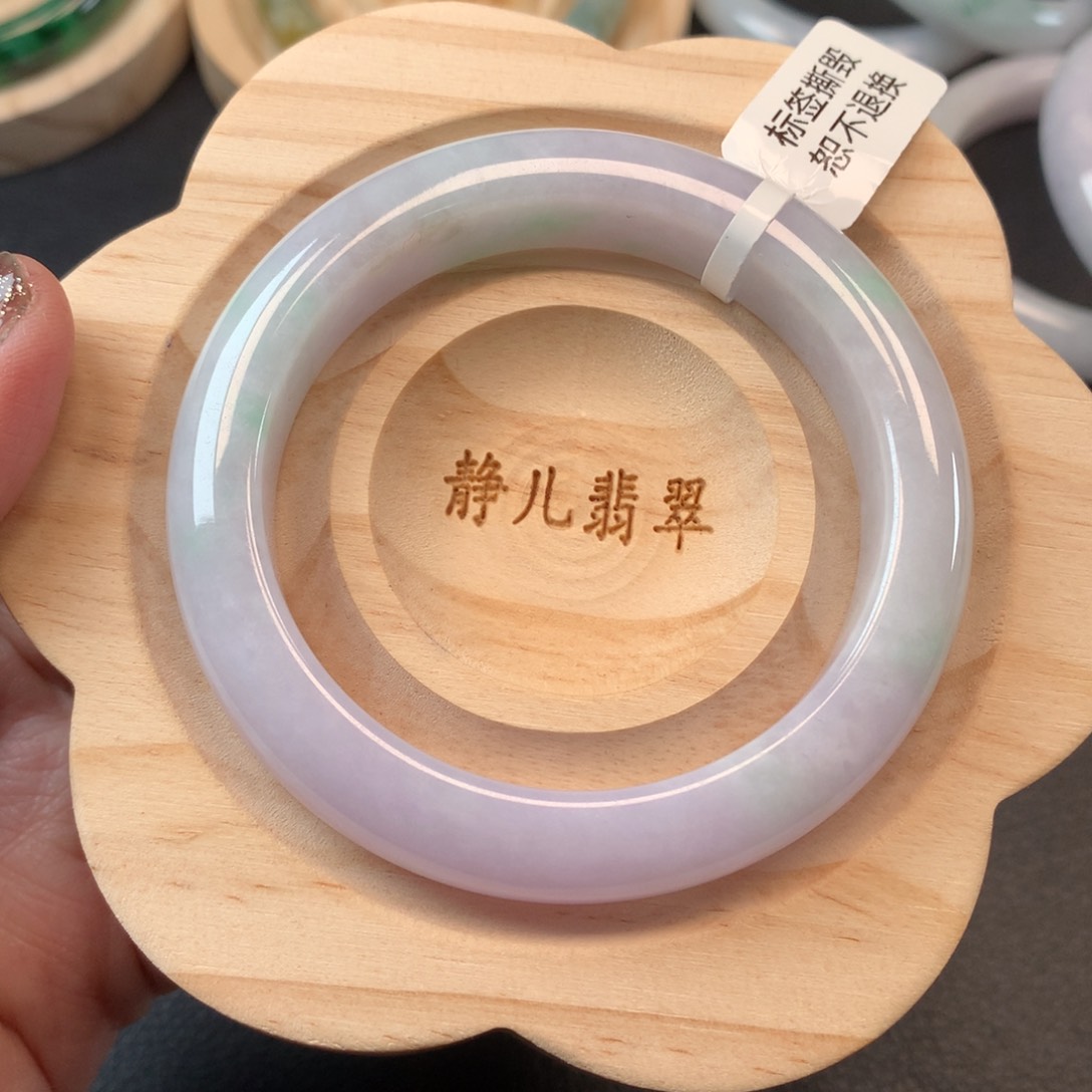 翡翠手镯未镶嵌55圈口