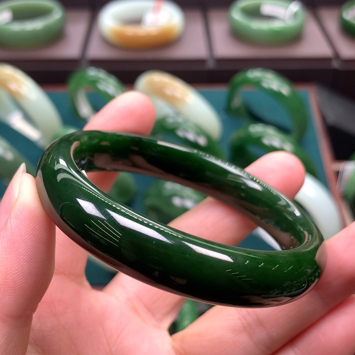 未镶嵌手镯和田玉（碧玉）