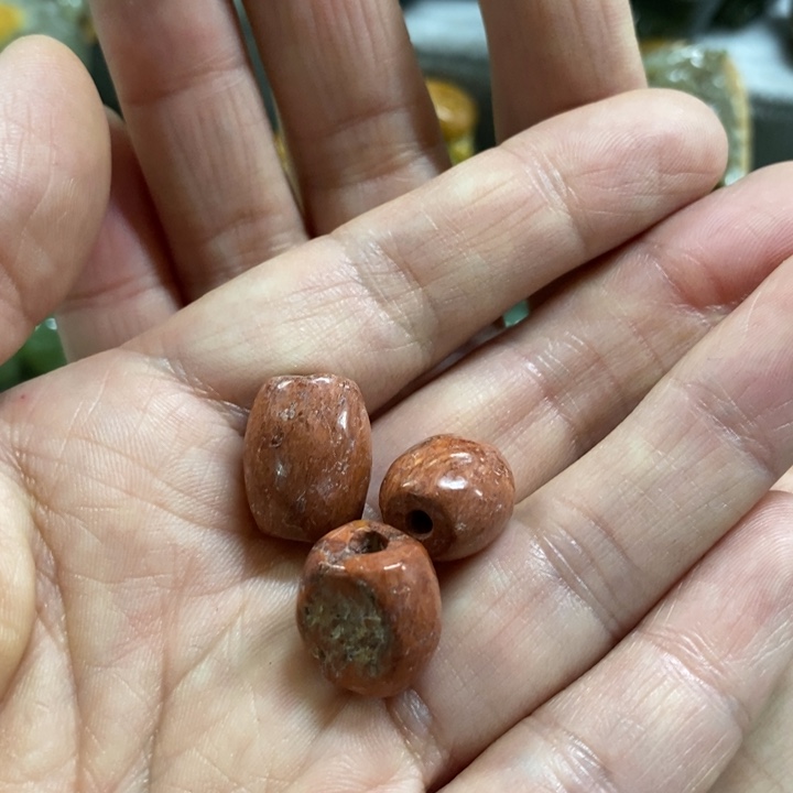 未镶嵌岫岩河磨玉（透闪石质玉）把件