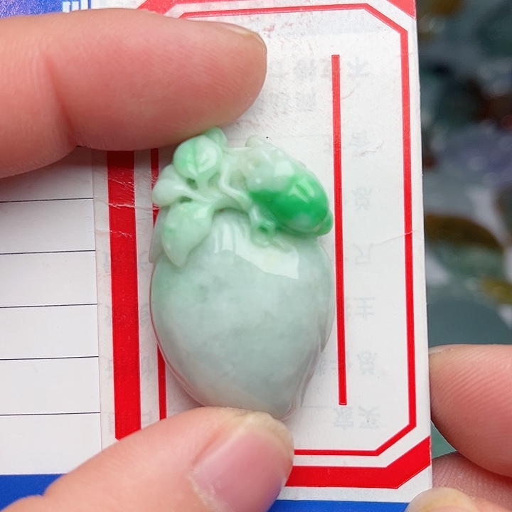 翡翠颈饰未镶嵌福瓜