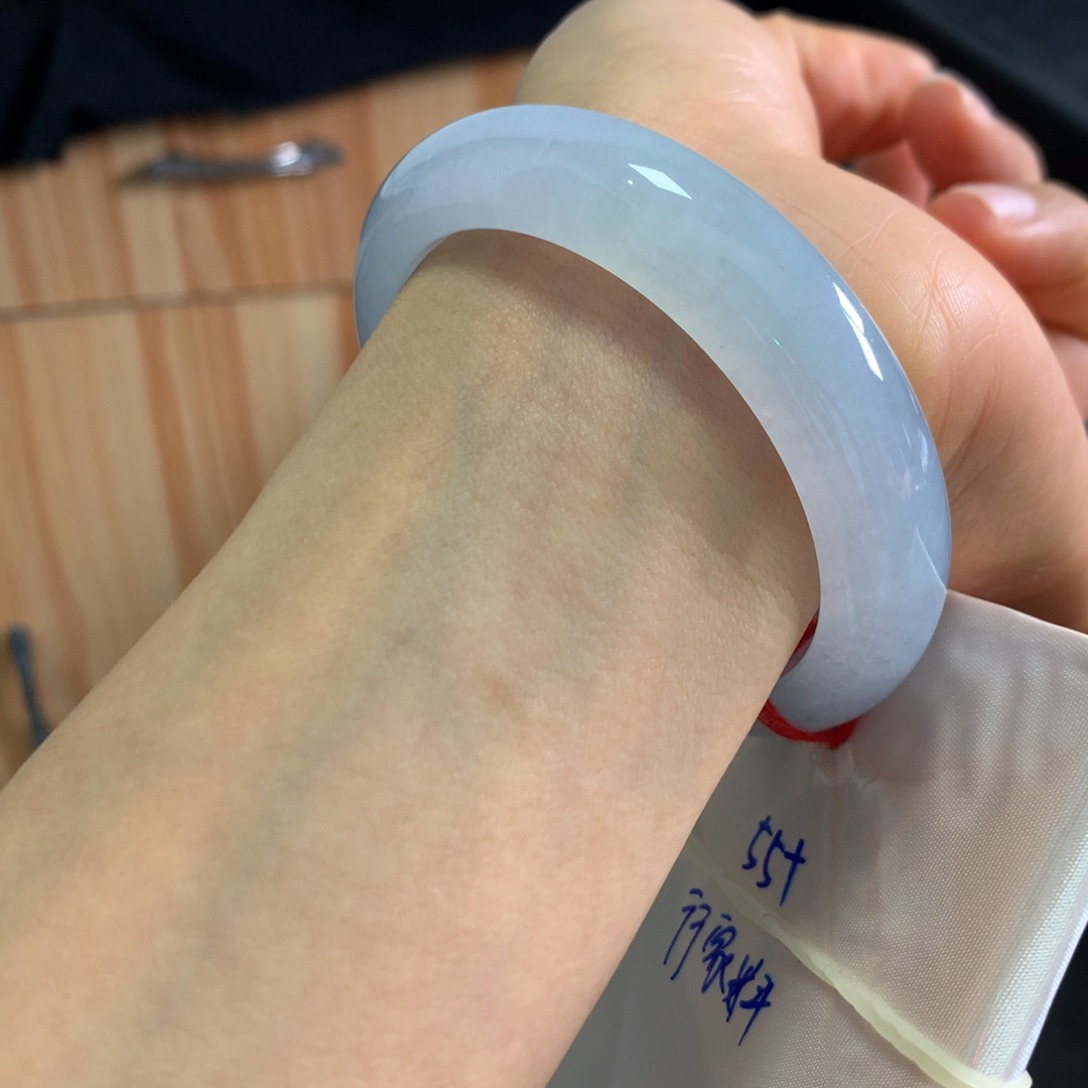 翡翠手镯未镶嵌手镯