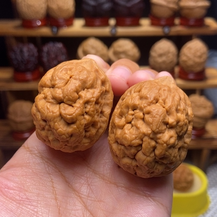 文玩核桃吊坠凤眼18