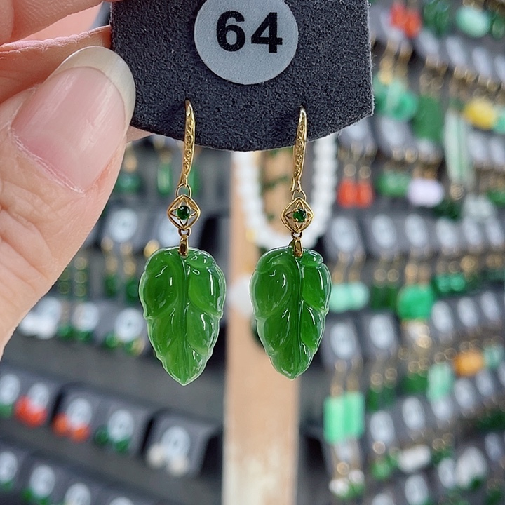 18K金镶嵌耳饰南红玛瑙