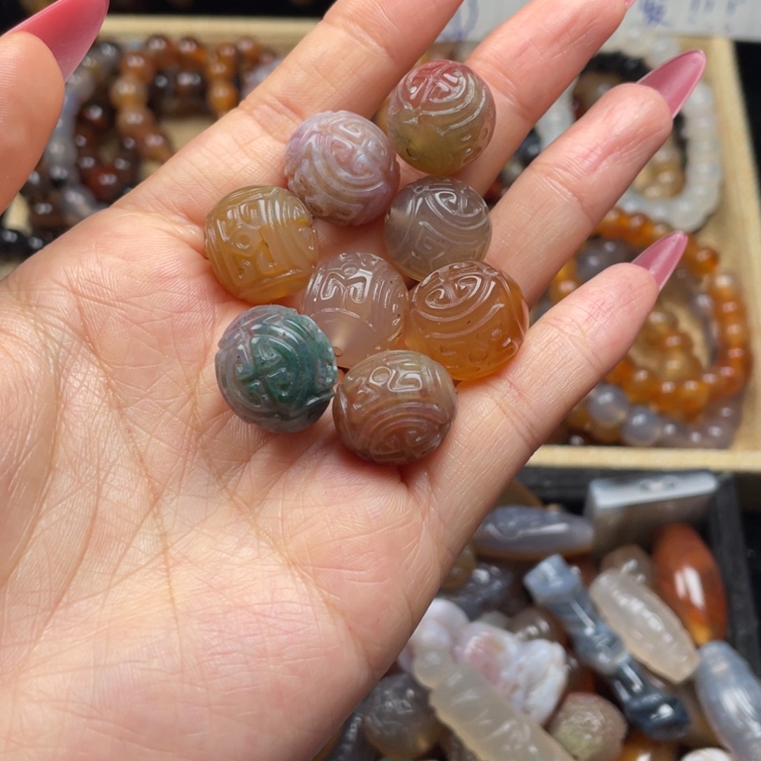 玛瑙/玉髓未镶嵌珠宝奇石