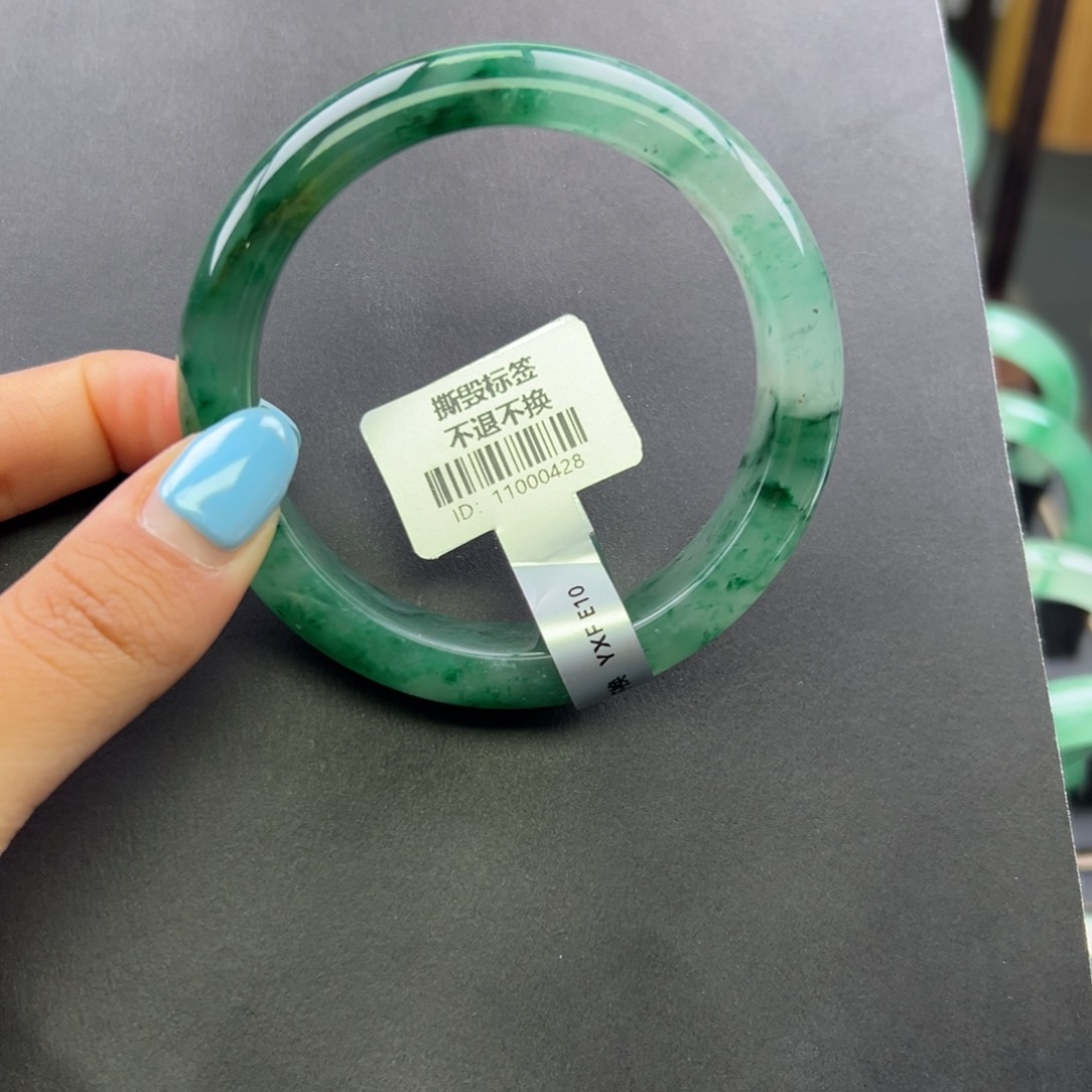 石英质玉未镶嵌手镯+周周58.8