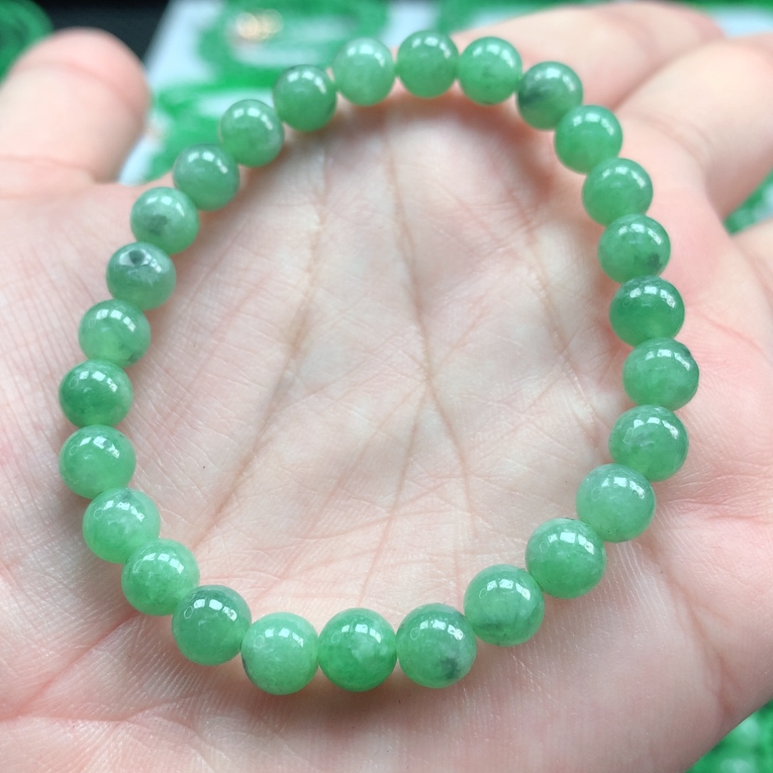 翡翠手链未镶嵌翡翠