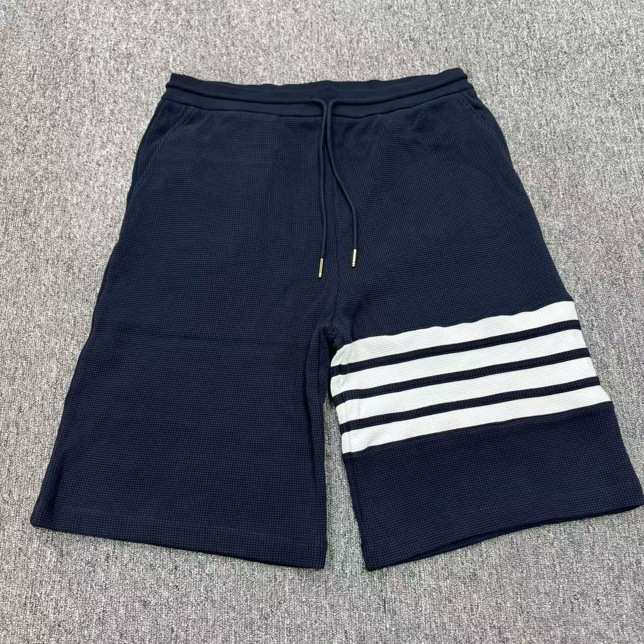 未使用 THOMBROWNE 全新THOMBROWNE汤姆布朗短裤