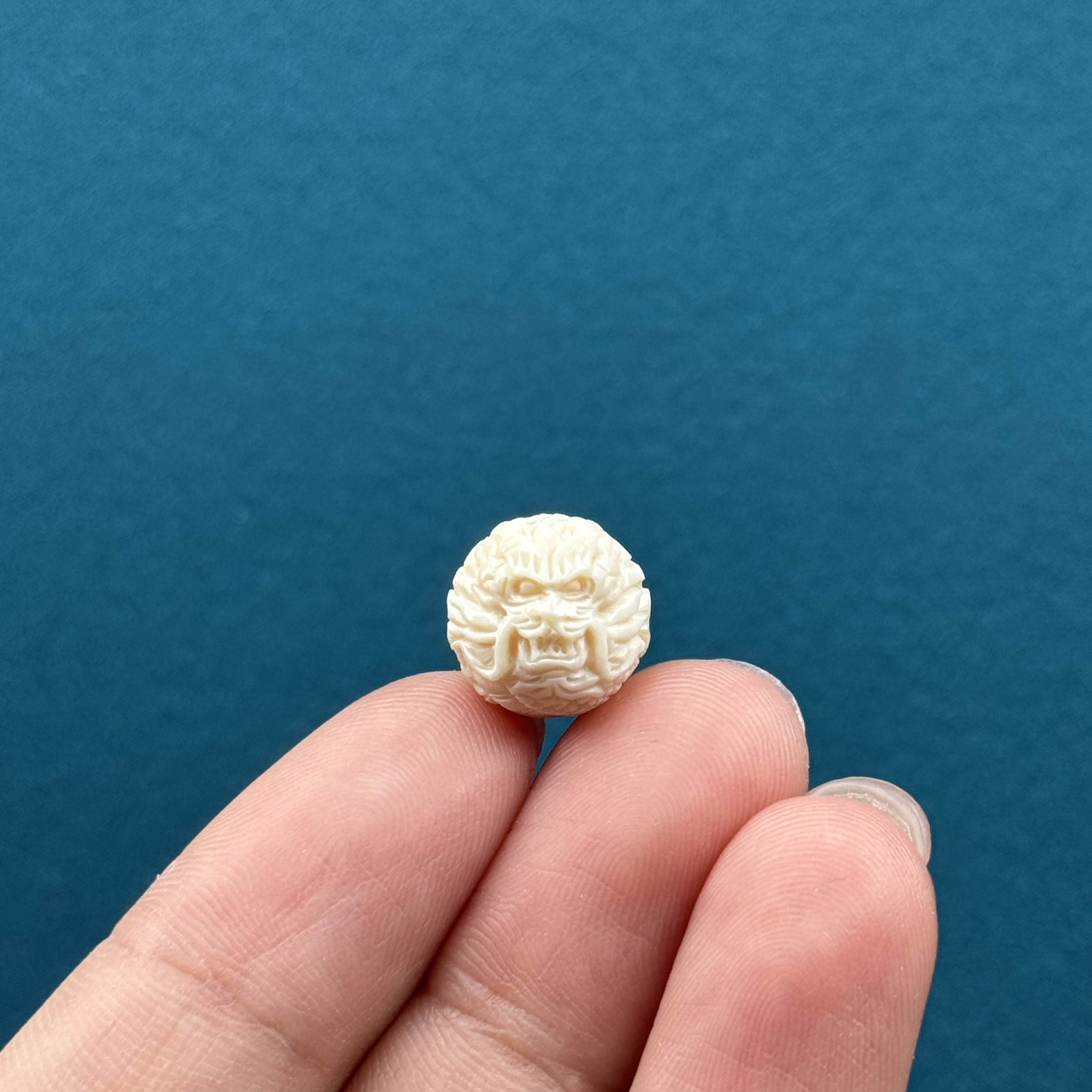 D63-25天然猛犸牙雕刻龙珠左右通孔12mm支持复检假一罚十