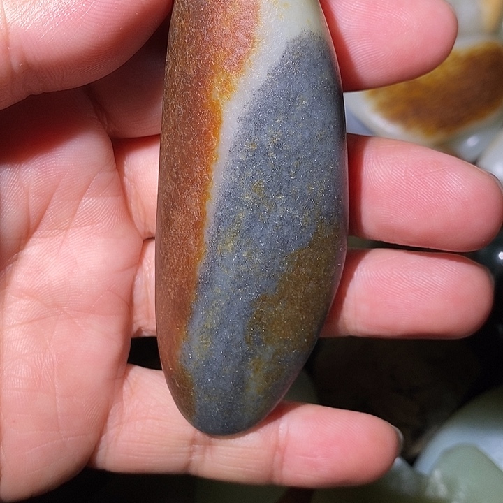 和田玉（糖玉）未镶嵌珠宝奇石