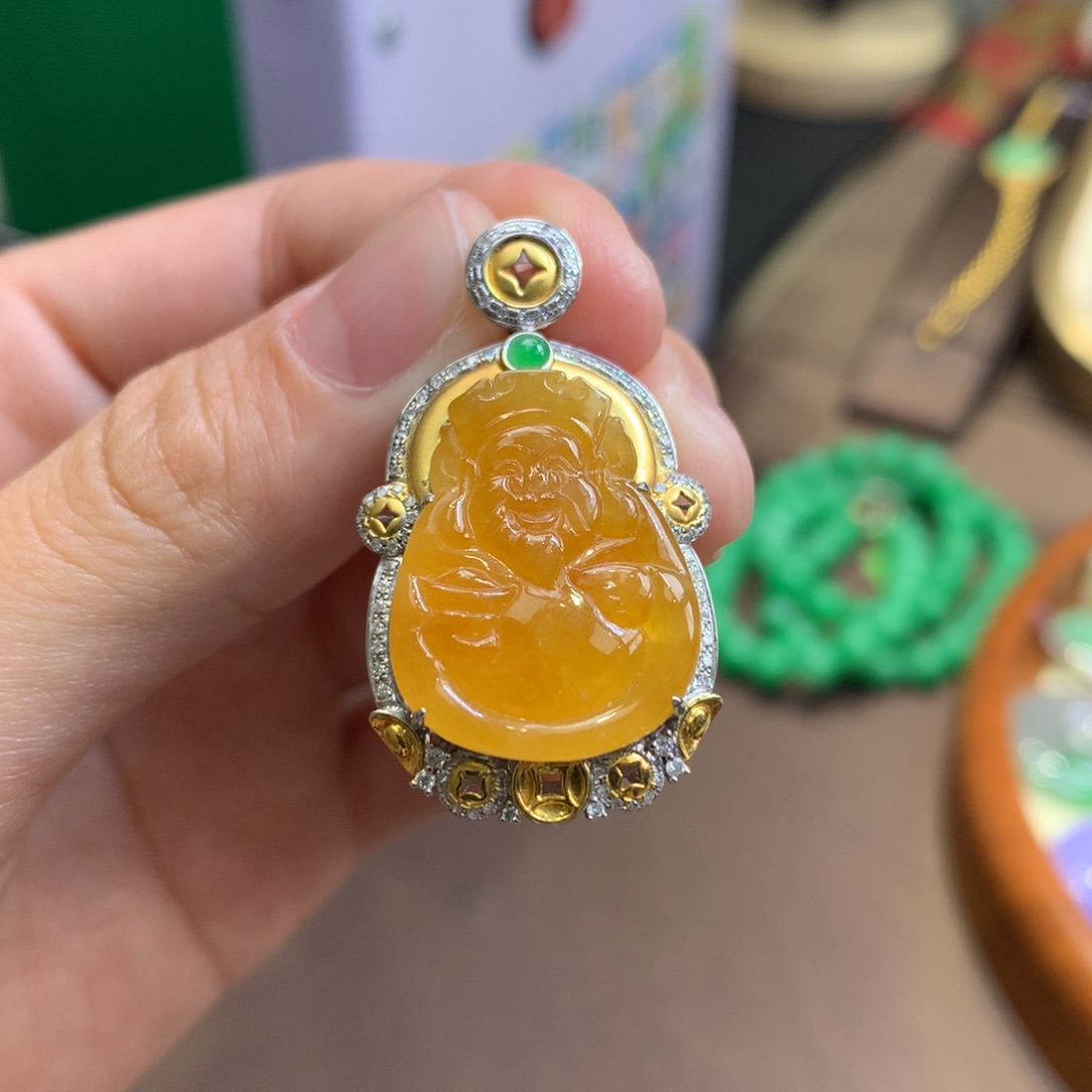 翡翠18K金镶嵌颈饰翡翠