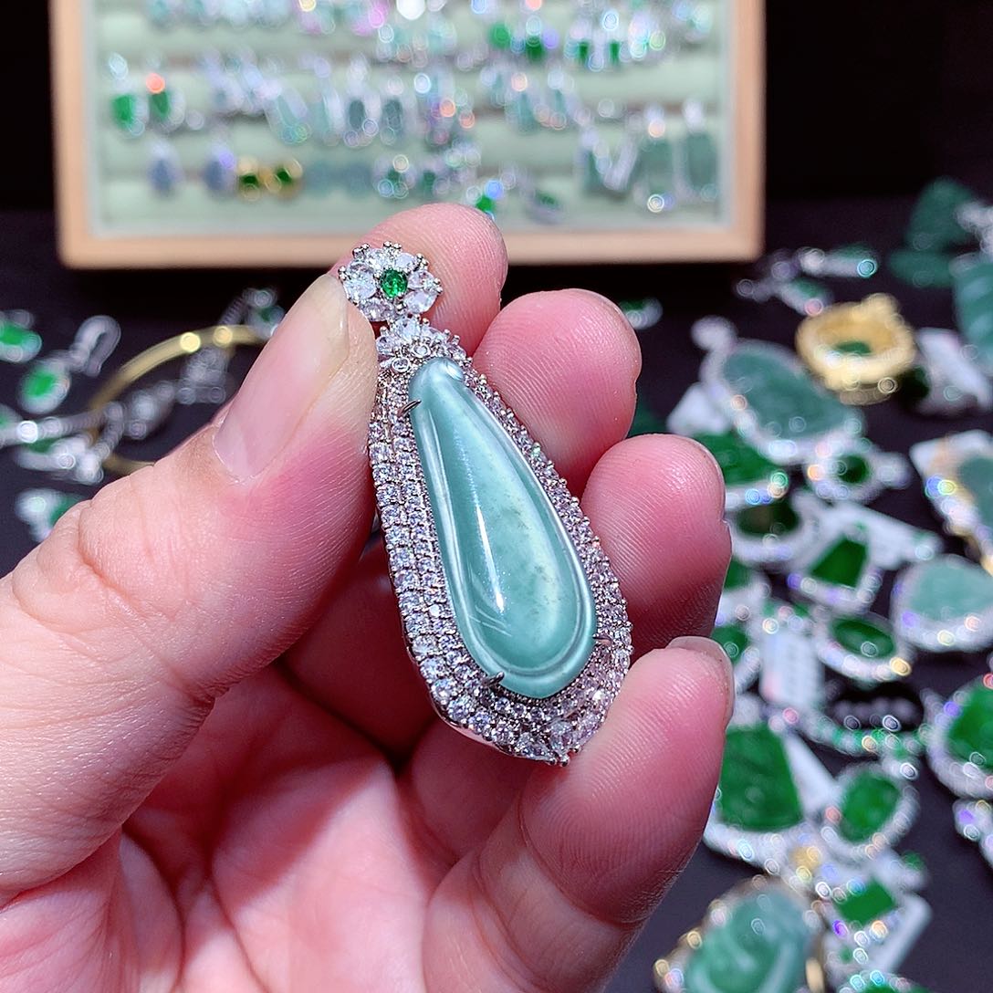 【闪购商品】翡翠吊坠(不含链)未镶嵌