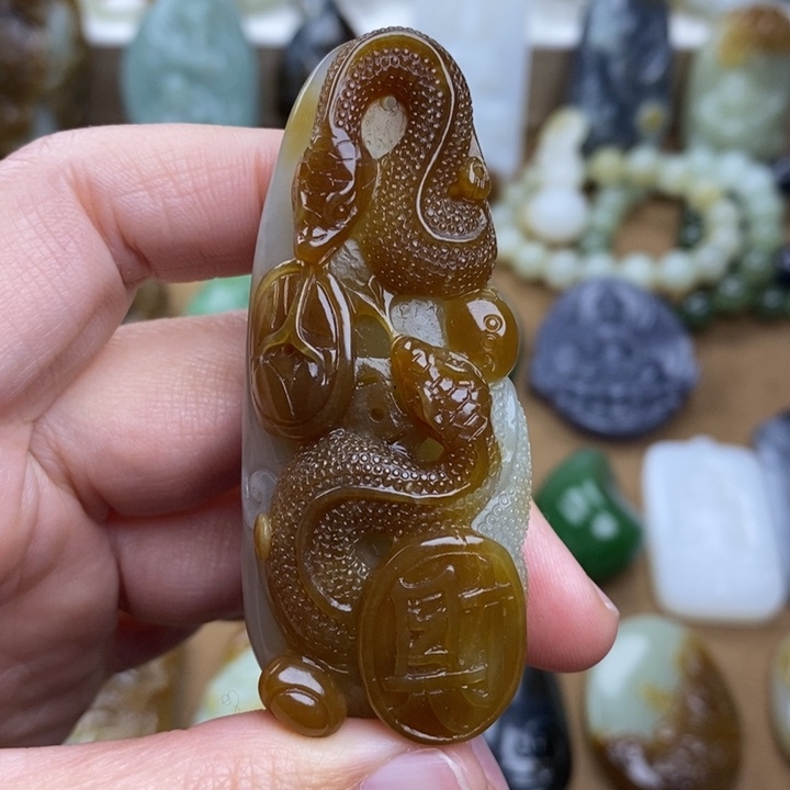 和田玉颈饰未镶嵌