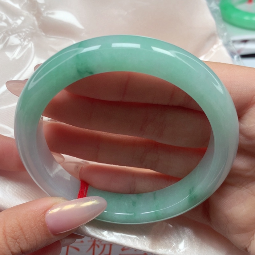 【闪购商品】翡翠手镯未镶嵌60圈