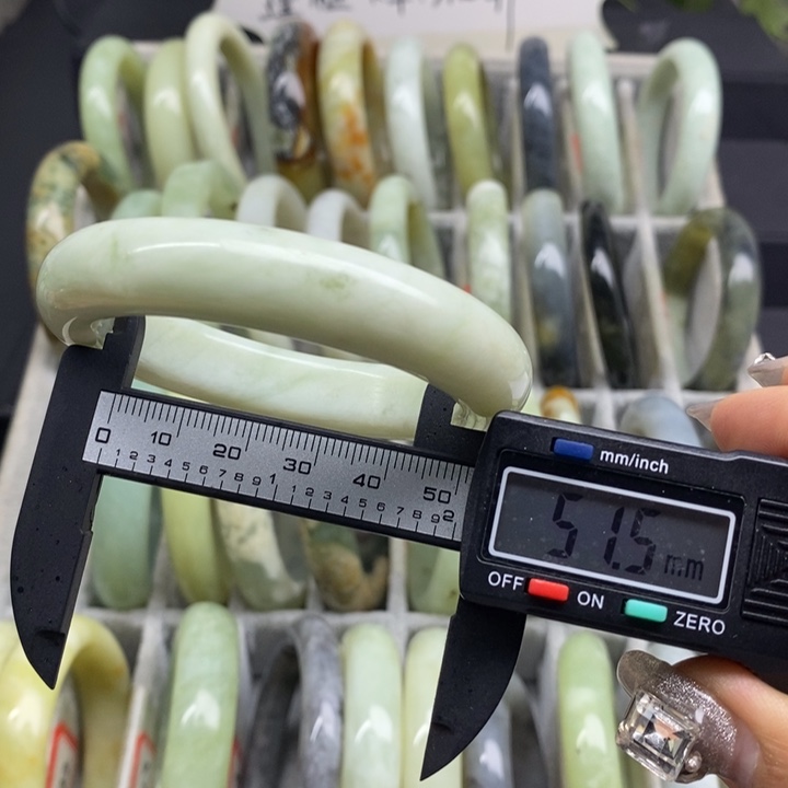 蛇纹石玉手镯531未镶嵌