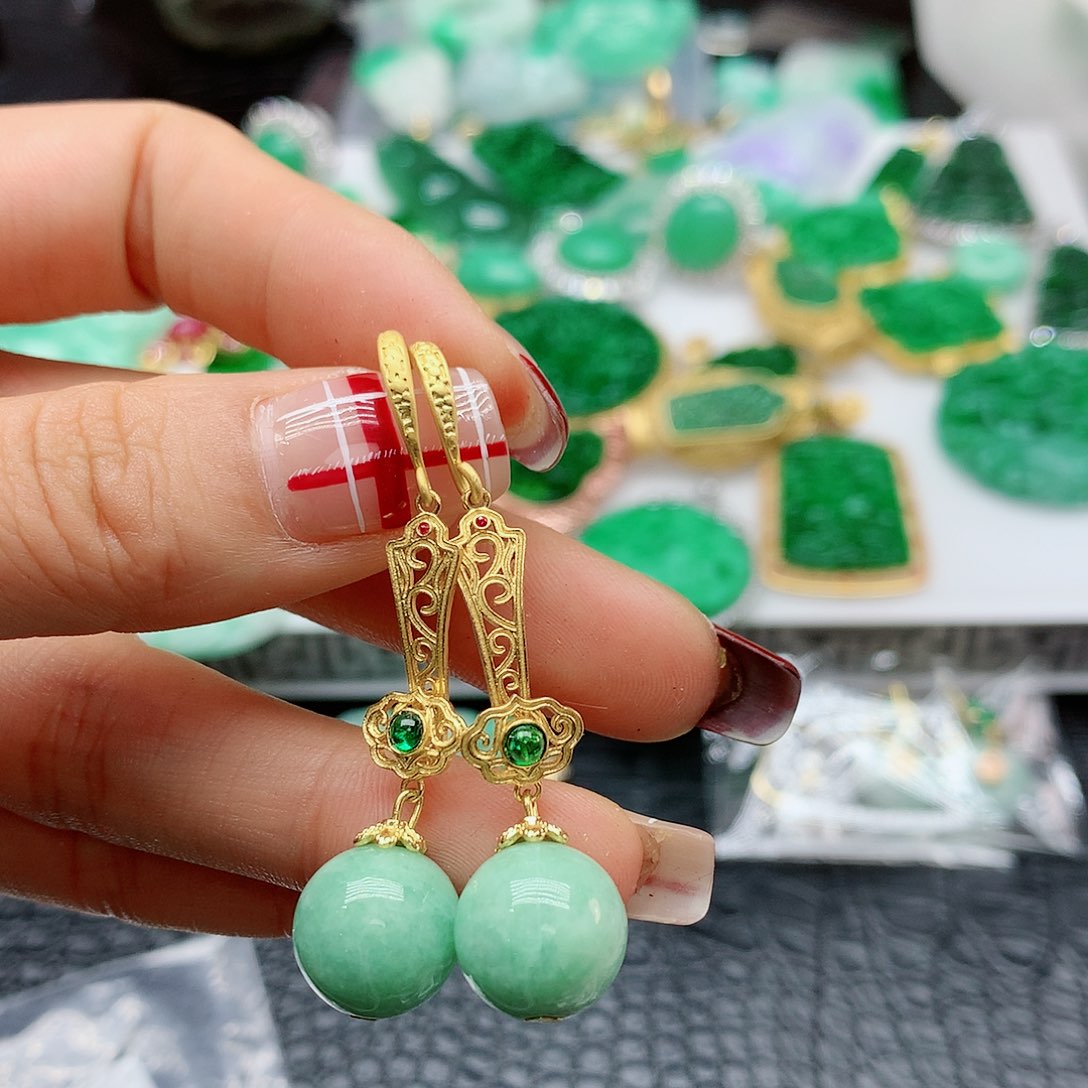 【闪购商品】翡翠耳饰未镶嵌，