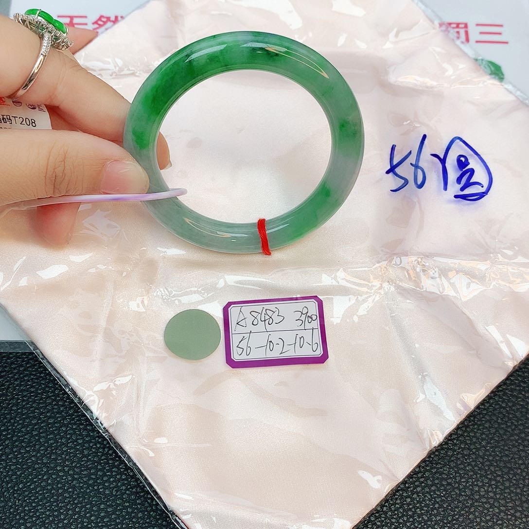 翡翠手镯未镶嵌缅甸翡翠