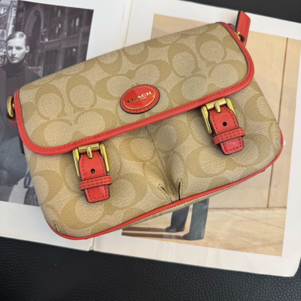 95新 COACH/蔻驰 大麦中古/coach中古棕色拼红色邮差/斜挎包