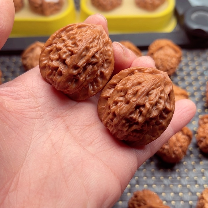 文玩核桃吊坠大红袍39