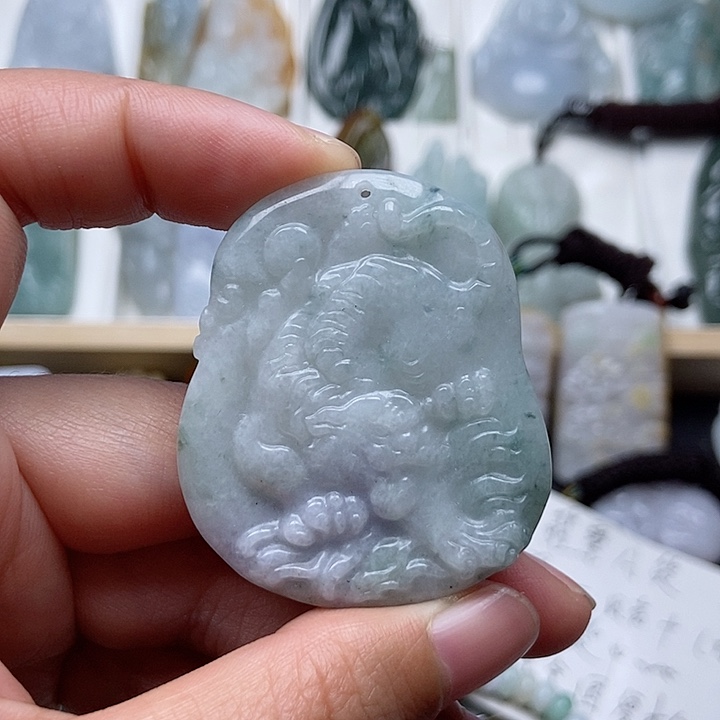 翡翠吊坠(不含链)未镶嵌翡翠